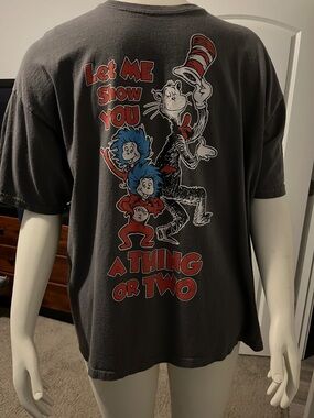 Dr. Seuss 'A Thing or Two' Graphic Kids Tee - Charcoal